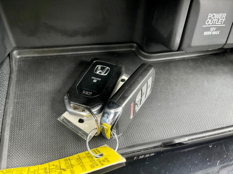 2016 Honda Pilot AWD 4dr Touring w/RES & Navi, available for sale in South Windsor, Connecticut | Mike And Tony Auto Sales, Inc. South Windsor, Connecticut 2016 Honda Pilot AWD 4dr Touring w/RES & Navi, available for sale in South Windsor, Connecticut | Mike And Tony Auto Sales, Inc. South Windsor, Connecticut