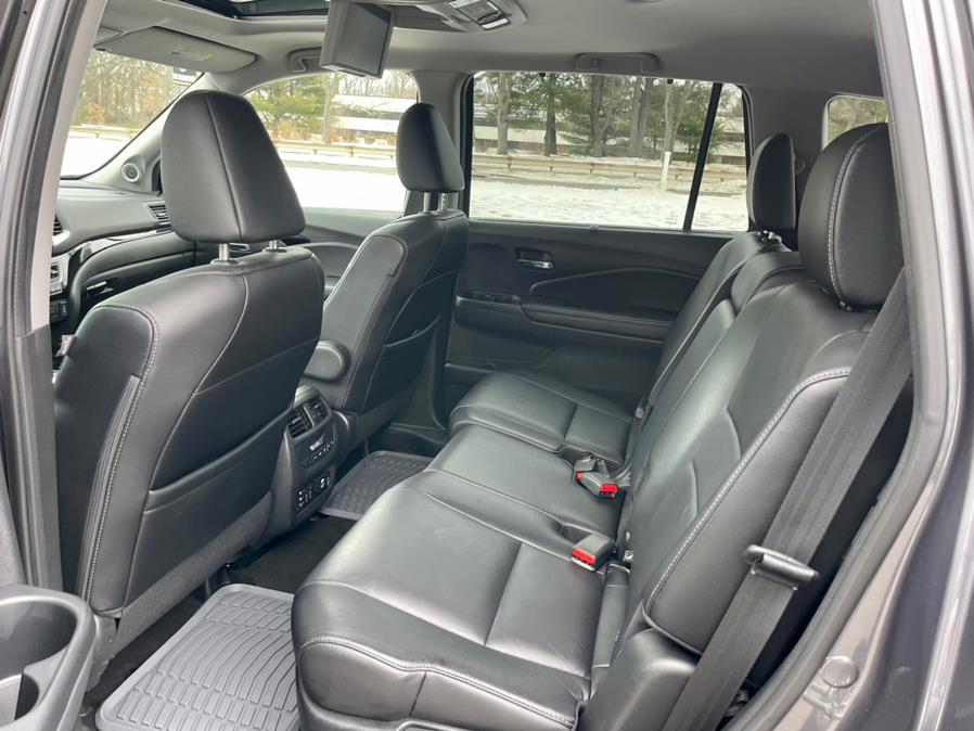 2016 Honda Pilot AWD 4dr Touring w/RES & Navi, available for sale in South Windsor, Connecticut | Mike And Tony Auto Sales, Inc. South Windsor, Connecticut 2016 Honda Pilot AWD 4dr Touring w/RES & Navi, available for sale in South Windsor, Connecticut | Mike And Tony Auto Sales, Inc. South Windsor, Connecticut