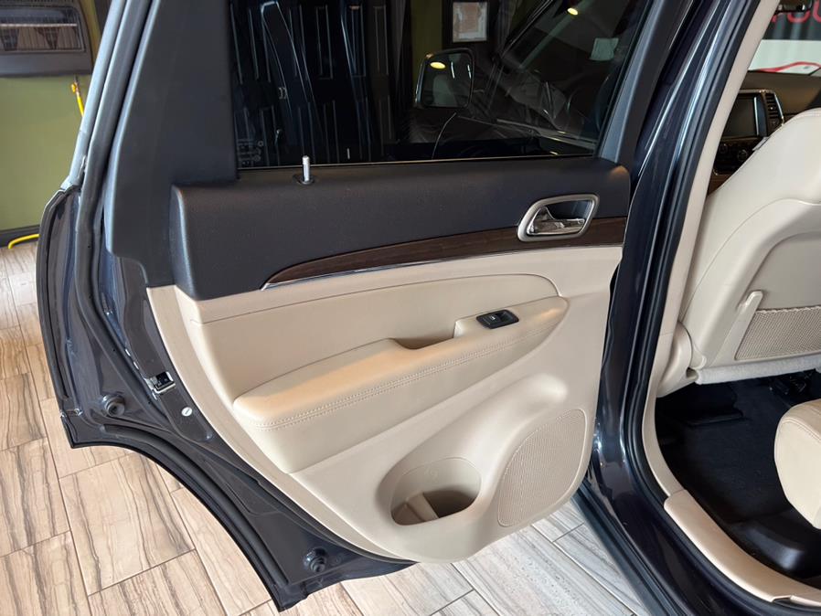 2015 Jeep Grand Cherokee 4WD 4dr Limited, available for sale in West Hartford, Connecticut | AutoMax. West Hartford, Connecticut 2015 Jeep Grand Cherokee 4WD 4dr Limited, available for sale in West Hartford, Connecticut | AutoMax. West Hartford, Connecticut