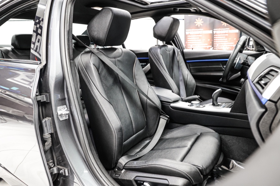 2018 BMW 3 Series 340i xDrive Sedan, available for sale in ELMONT, New York | 26 Motors Long Island. ELMONT, New York 2018 BMW 3 Series 340i xDrive Sedan, available for sale in ELMONT, New York | 26 Motors Long Island. ELMONT, New York