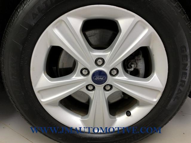 2016 Ford Escape 4WD 4dr SE, available for sale in Naugatuck, Connecticut | J&M Automotive Sls&Svc LLC. Naugatuck, Connecticut 2016 Ford Escape 4WD 4dr SE, available for sale in Naugatuck, Connecticut | J&M Automotive Sls&Svc LLC. Naugatuck, Connecticut