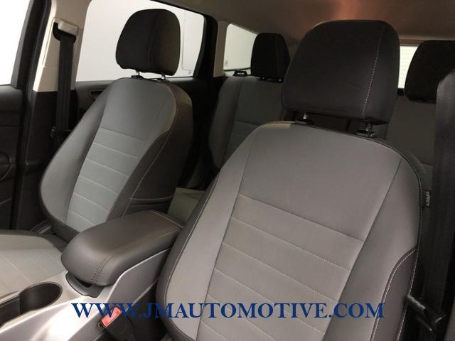 2016 Ford Escape 4WD 4dr SE, available for sale in Naugatuck, Connecticut | J&M Automotive Sls&Svc LLC. Naugatuck, Connecticut 2016 Ford Escape 4WD 4dr SE, available for sale in Naugatuck, Connecticut | J&M Automotive Sls&Svc LLC. Naugatuck, Connecticut