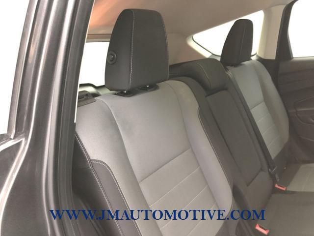 2016 Ford Escape 4WD 4dr SE, available for sale in Naugatuck, Connecticut | J&M Automotive Sls&Svc LLC. Naugatuck, Connecticut 2016 Ford Escape 4WD 4dr SE, available for sale in Naugatuck, Connecticut | J&M Automotive Sls&Svc LLC. Naugatuck, Connecticut