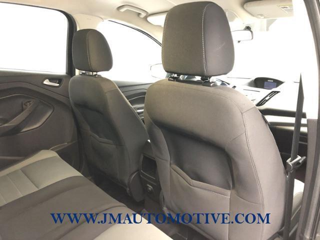 2016 Ford Escape 4WD 4dr SE, available for sale in Naugatuck, Connecticut | J&M Automotive Sls&Svc LLC. Naugatuck, Connecticut 2016 Ford Escape 4WD 4dr SE, available for sale in Naugatuck, Connecticut | J&M Automotive Sls&Svc LLC. Naugatuck, Connecticut