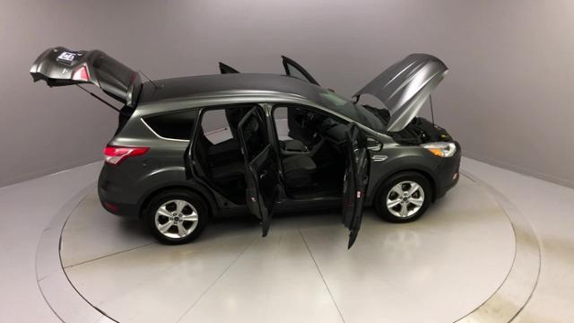 2016 Ford Escape 4WD 4dr SE, available for sale in Naugatuck, Connecticut | J&M Automotive Sls&Svc LLC. Naugatuck, Connecticut 2016 Ford Escape 4WD 4dr SE, available for sale in Naugatuck, Connecticut | J&M Automotive Sls&Svc LLC. Naugatuck, Connecticut