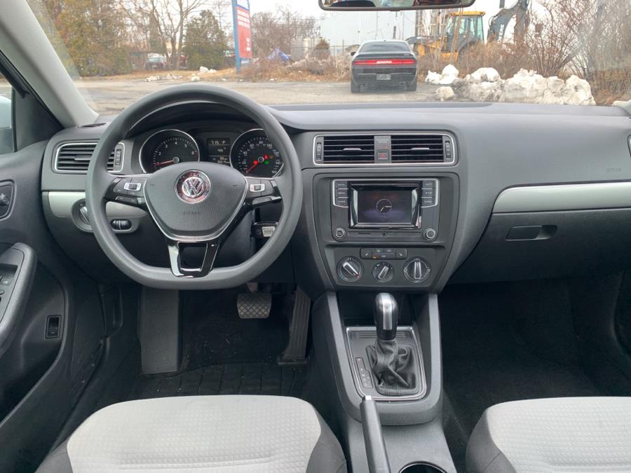 Used Volkswagen Jetta 1.4T S Auto 2017 | Dealertown Auto Wholesalers. Milford, Connecticut Used Volkswagen Jetta 1.4T S Auto 2017 | Dealertown Auto Wholesalers. Milford, Connecticut