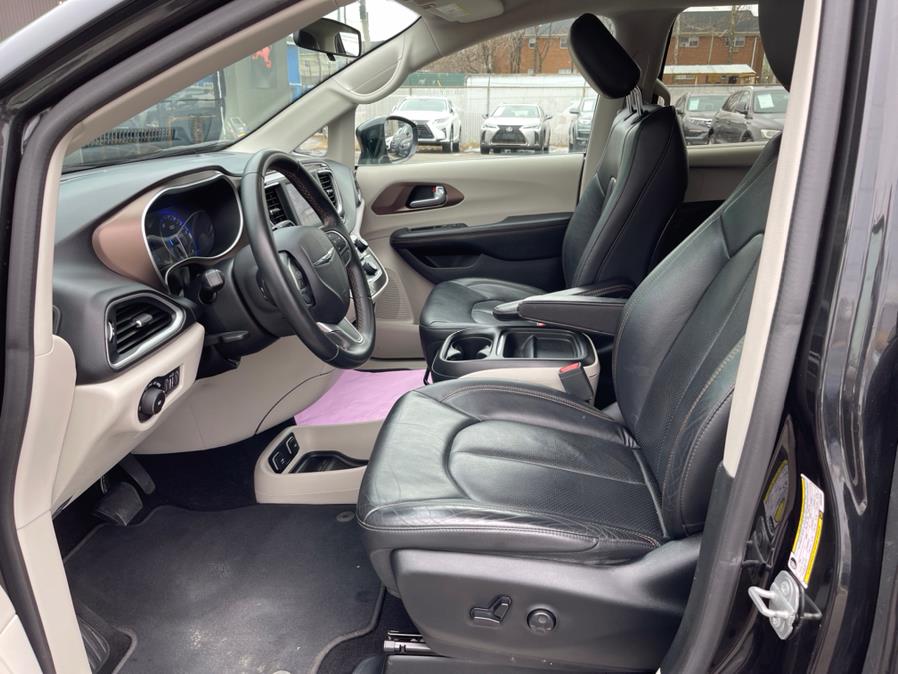 Used Chrysler Pacifica Touring L FWD 2018 | European Auto Expo. Lodi, New Jersey Used Chrysler Pacifica Touring L FWD 2018 | European Auto Expo. Lodi, New Jersey