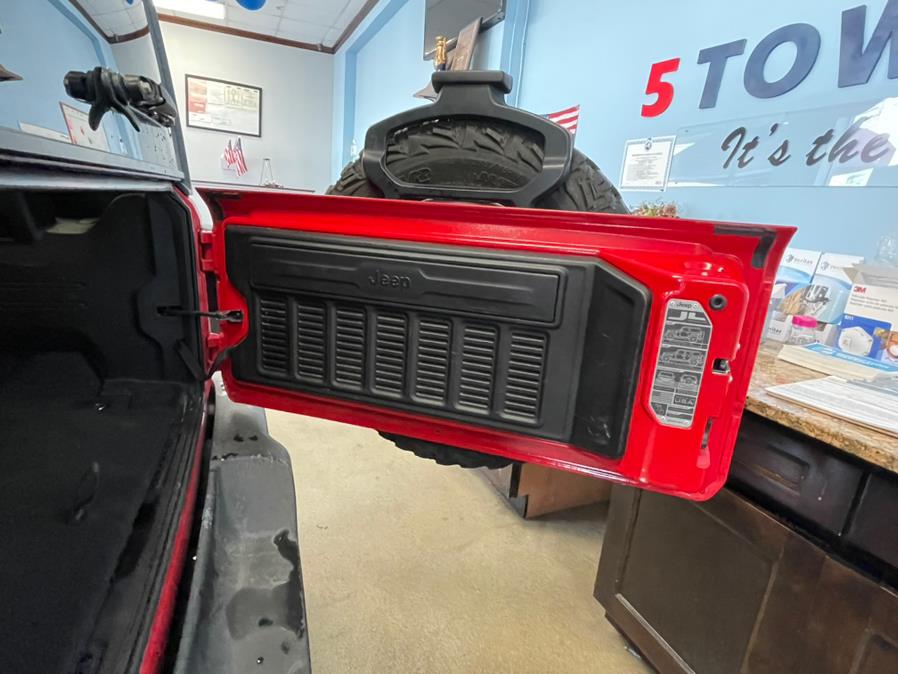 2019 Jeep Wrangler Unlimited Sport S 4x4, available for sale in Inwood, New York | 5 Towns Drive. Inwood, New York 2019 Jeep Wrangler Unlimited Sport S 4x4, available for sale in Inwood, New York | 5 Towns Drive. Inwood, New York