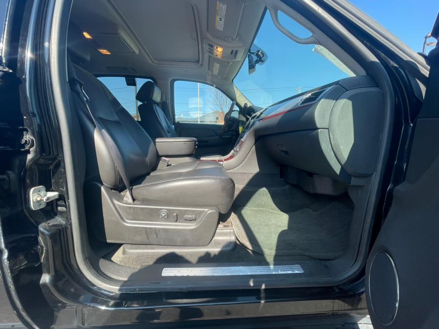 2007 Cadillac Escalade ESV AWD CLEAN CARFAX, 81K ORIGINAL MILES!, available for sale in Elmont, New York | Sunrise of Elmont. Elmont, New York 2007 Cadillac Escalade ESV AWD CLEAN CARFAX, 81K ORIGINAL MILES!, available for sale in Elmont, New York | Sunrise of Elmont. Elmont, New York