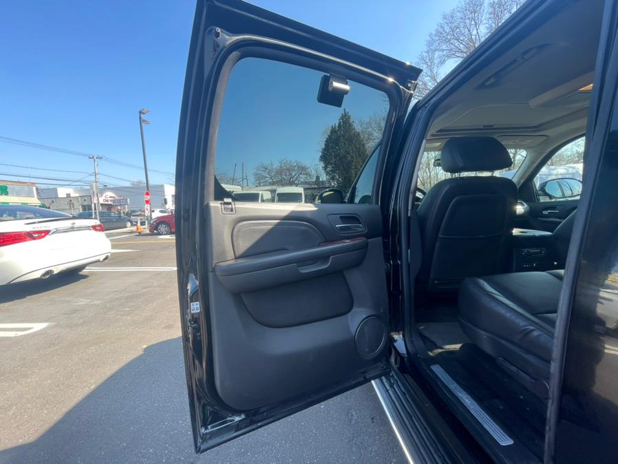 2007 Cadillac Escalade ESV AWD CLEAN CARFAX, 81K ORIGINAL MILES!, available for sale in Elmont, New York | Sunrise of Elmont. Elmont, New York 2007 Cadillac Escalade ESV AWD CLEAN CARFAX, 81K ORIGINAL MILES!, available for sale in Elmont, New York | Sunrise of Elmont. Elmont, New York
