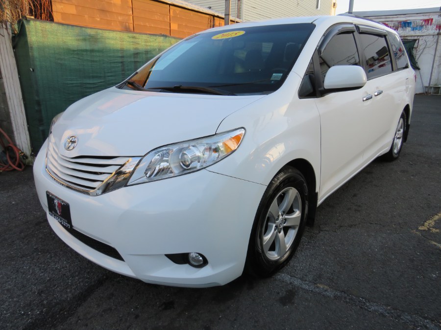 Used Toyota Sienna LE AWD 7-Passenger 2017 | Road Masters II INC. Middle Village, New York Used Toyota Sienna LE AWD 7-Passenger 2017 | Road Masters II INC. Middle Village, New York