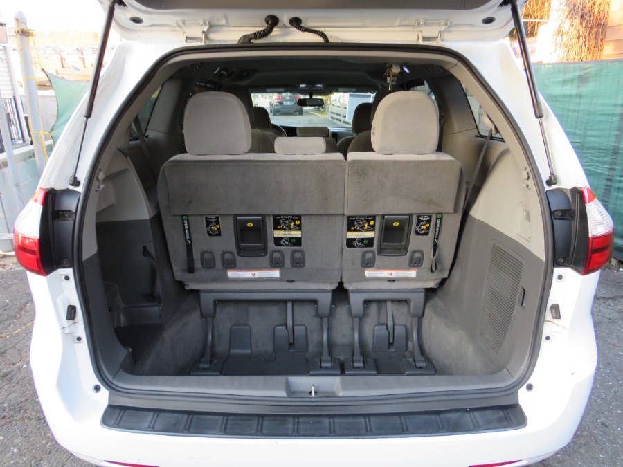 Used Toyota Sienna LE AWD 7-Passenger 2017 | Road Masters II INC. Middle Village, New York Used Toyota Sienna LE AWD 7-Passenger 2017 | Road Masters II INC. Middle Village, New York