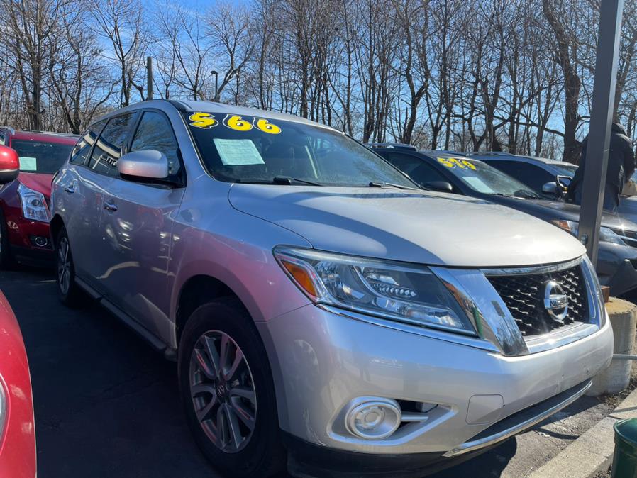 2015 Nissan Pathfinder S. CLEAN CARFAX!!!, available for sale in Rosedale, New York | Sunrise Auto Sales. Rosedale, New York 2015 Nissan Pathfinder S. CLEAN CARFAX!!!, available for sale in Rosedale, New York | Sunrise Auto Sales. Rosedale, New York