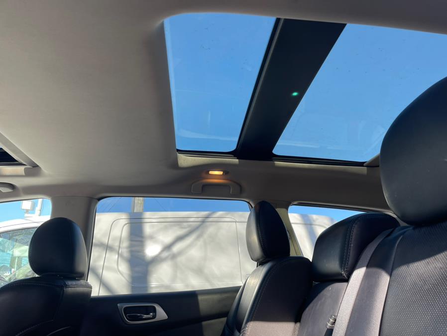 2020 Nissan Pathfinder 4x4 Platinum, available for sale in Rosedale, New York | Sunrise Auto Sales. Rosedale, New York 2020 Nissan Pathfinder 4x4 Platinum, available for sale in Rosedale, New York | Sunrise Auto Sales. Rosedale, New York