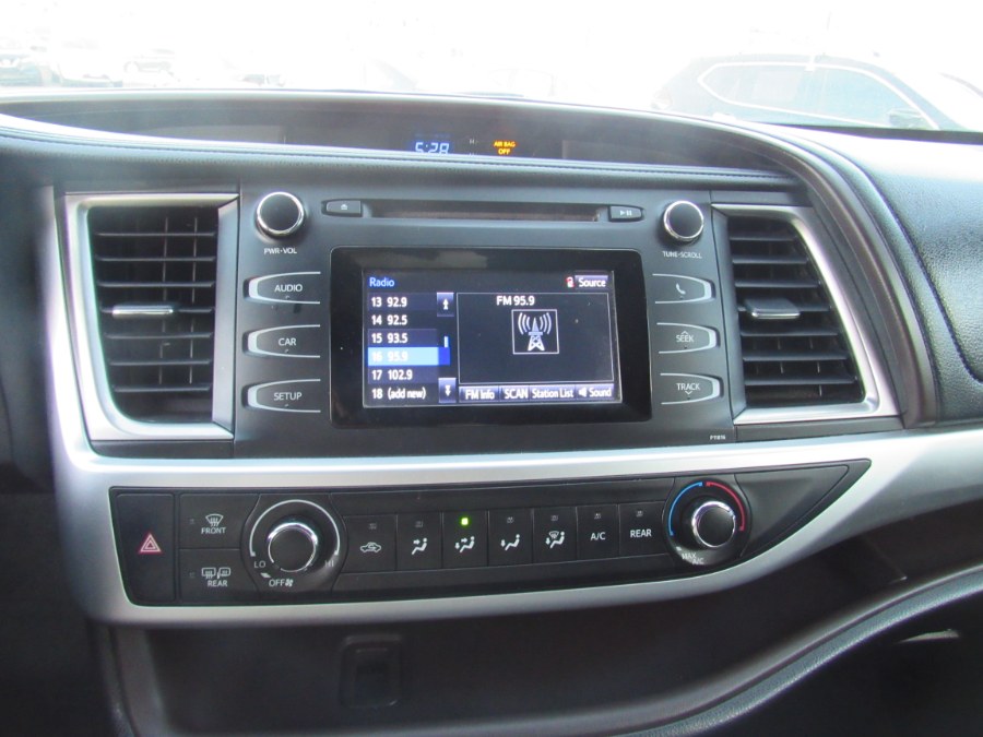 2019 Toyota Highlander LE V6 FWD (Natl), available for sale in Irvington, New Jersey | NJ Used Cars Center. Irvington, New Jersey 2019 Toyota Highlander LE V6 FWD (Natl), available for sale in Irvington, New Jersey | NJ Used Cars Center. Irvington, New Jersey