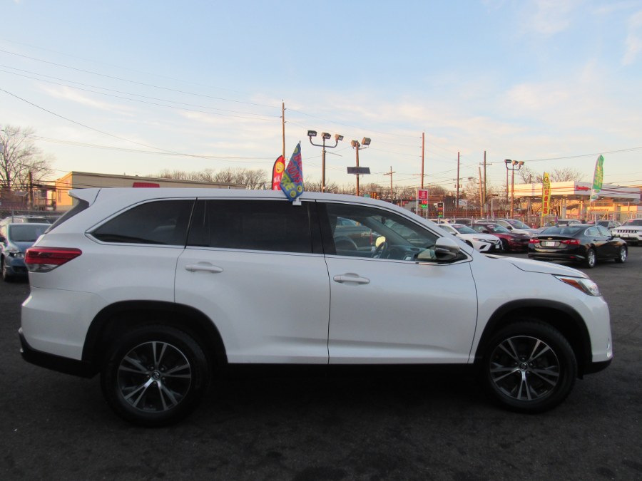 2019 Toyota Highlander LE V6 FWD (Natl), available for sale in Irvington, New Jersey | NJ Used Cars Center. Irvington, New Jersey 2019 Toyota Highlander LE V6 FWD (Natl), available for sale in Irvington, New Jersey | NJ Used Cars Center. Irvington, New Jersey