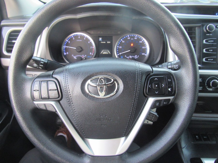 2019 Toyota Highlander LE V6 FWD (Natl), available for sale in Irvington, New Jersey | NJ Used Cars Center. Irvington, New Jersey 2019 Toyota Highlander LE V6 FWD (Natl), available for sale in Irvington, New Jersey | NJ Used Cars Center. Irvington, New Jersey