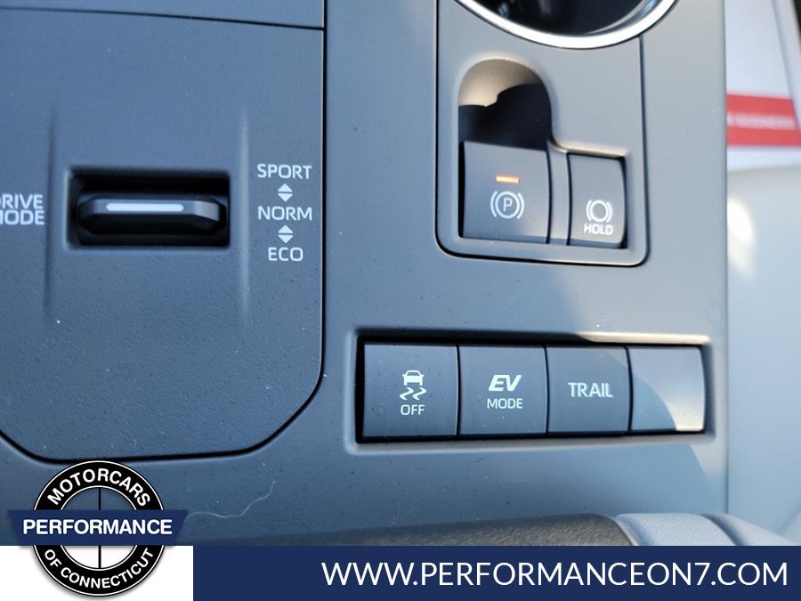 2022 Toyota Highlander Hybrid XLE AWD (Natl), available for sale in Wilton, Connecticut | Performance Motor Cars Of Connecticut LLC. Wilton, Connecticut 2022 Toyota Highlander Hybrid XLE AWD (Natl), available for sale in Wilton, Connecticut | Performance Motor Cars Of Connecticut LLC. Wilton, Connecticut