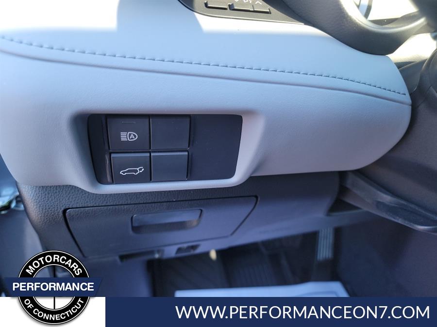 2022 Toyota Highlander Hybrid XLE AWD (Natl), available for sale in Wilton, Connecticut | Performance Motor Cars Of Connecticut LLC. Wilton, Connecticut 2022 Toyota Highlander Hybrid XLE AWD (Natl), available for sale in Wilton, Connecticut | Performance Motor Cars Of Connecticut LLC. Wilton, Connecticut