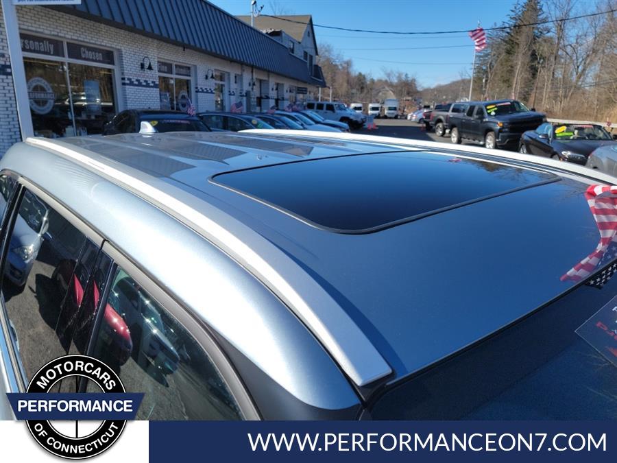 2022 Toyota Highlander Hybrid XLE AWD (Natl), available for sale in Wilton, Connecticut | Performance Motor Cars Of Connecticut LLC. Wilton, Connecticut 2022 Toyota Highlander Hybrid XLE AWD (Natl), available for sale in Wilton, Connecticut | Performance Motor Cars Of Connecticut LLC. Wilton, Connecticut