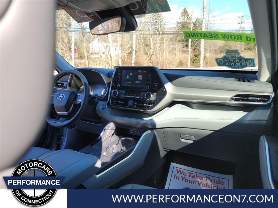2022 Toyota Highlander Hybrid XLE AWD (Natl), available for sale in Wilton, Connecticut | Performance Motor Cars Of Connecticut LLC. Wilton, Connecticut 2022 Toyota Highlander Hybrid XLE AWD (Natl), available for sale in Wilton, Connecticut | Performance Motor Cars Of Connecticut LLC. Wilton, Connecticut