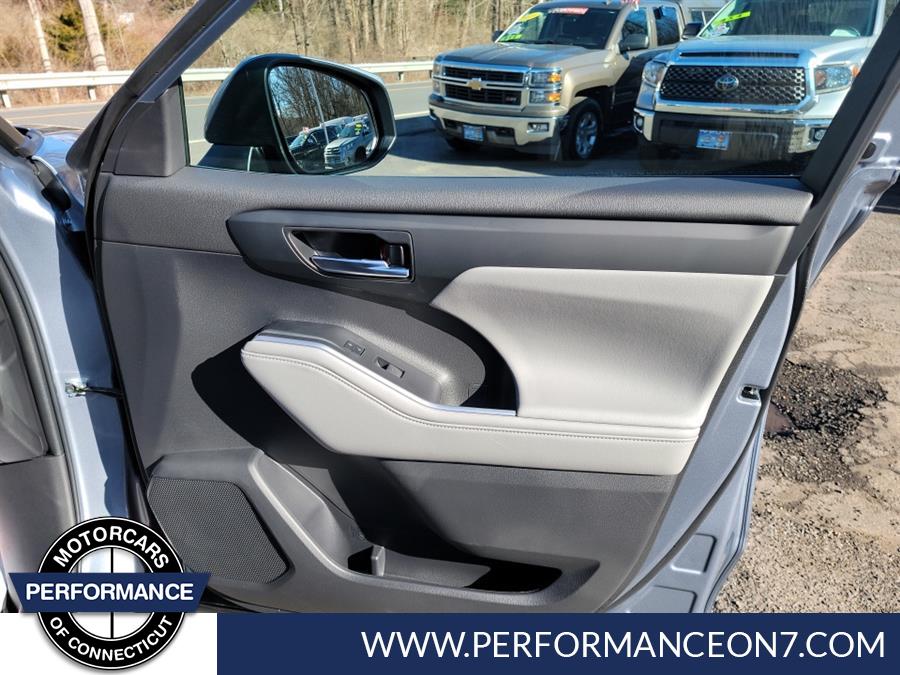 2022 Toyota Highlander Hybrid XLE AWD (Natl), available for sale in Wilton, Connecticut | Performance Motor Cars Of Connecticut LLC. Wilton, Connecticut 2022 Toyota Highlander Hybrid XLE AWD (Natl), available for sale in Wilton, Connecticut | Performance Motor Cars Of Connecticut LLC. Wilton, Connecticut