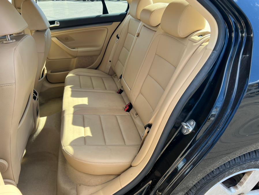 2009 Volkswagen Jetta Sedan 4dr Auto SEL, available for sale in South Windsor , Connecticut | Ful-line Auto LLC. South Windsor , Connecticut 2009 Volkswagen Jetta Sedan 4dr Auto SEL, available for sale in South Windsor , Connecticut | Ful-line Auto LLC. South Windsor , Connecticut