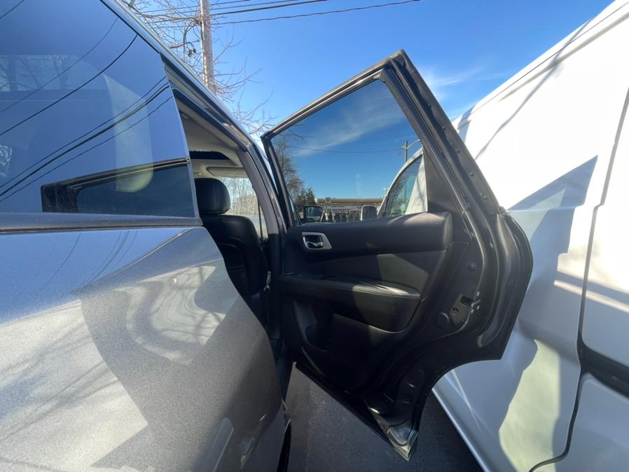 2020 Nissan Pathfinder 4x4 Platinum, available for sale in Elmont, New York | Sunrise of Elmont. Elmont, New York 2020 Nissan Pathfinder 4x4 Platinum, available for sale in Elmont, New York | Sunrise of Elmont. Elmont, New York