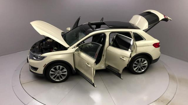 2016 Lincoln Mkx AWD 4dr Reserve, available for sale in Naugatuck, Connecticut | J&M Automotive Sls&Svc LLC. Naugatuck, Connecticut 2016 Lincoln Mkx AWD 4dr Reserve, available for sale in Naugatuck, Connecticut | J&M Automotive Sls&Svc LLC. Naugatuck, Connecticut