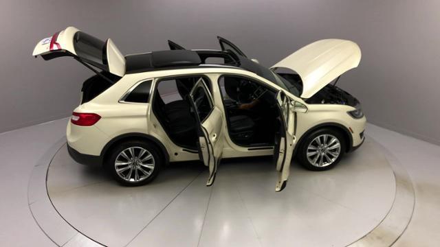 2016 Lincoln Mkx AWD 4dr Reserve, available for sale in Naugatuck, Connecticut | J&M Automotive Sls&Svc LLC. Naugatuck, Connecticut 2016 Lincoln Mkx AWD 4dr Reserve, available for sale in Naugatuck, Connecticut | J&M Automotive Sls&Svc LLC. Naugatuck, Connecticut