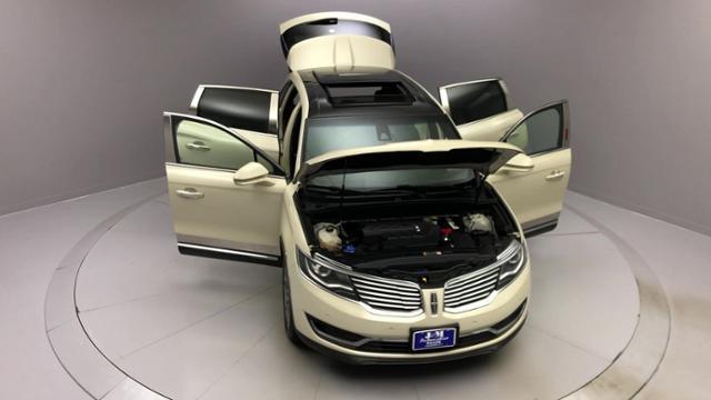 2016 Lincoln Mkx AWD 4dr Reserve, available for sale in Naugatuck, Connecticut | J&M Automotive Sls&Svc LLC. Naugatuck, Connecticut 2016 Lincoln Mkx AWD 4dr Reserve, available for sale in Naugatuck, Connecticut | J&M Automotive Sls&Svc LLC. Naugatuck, Connecticut