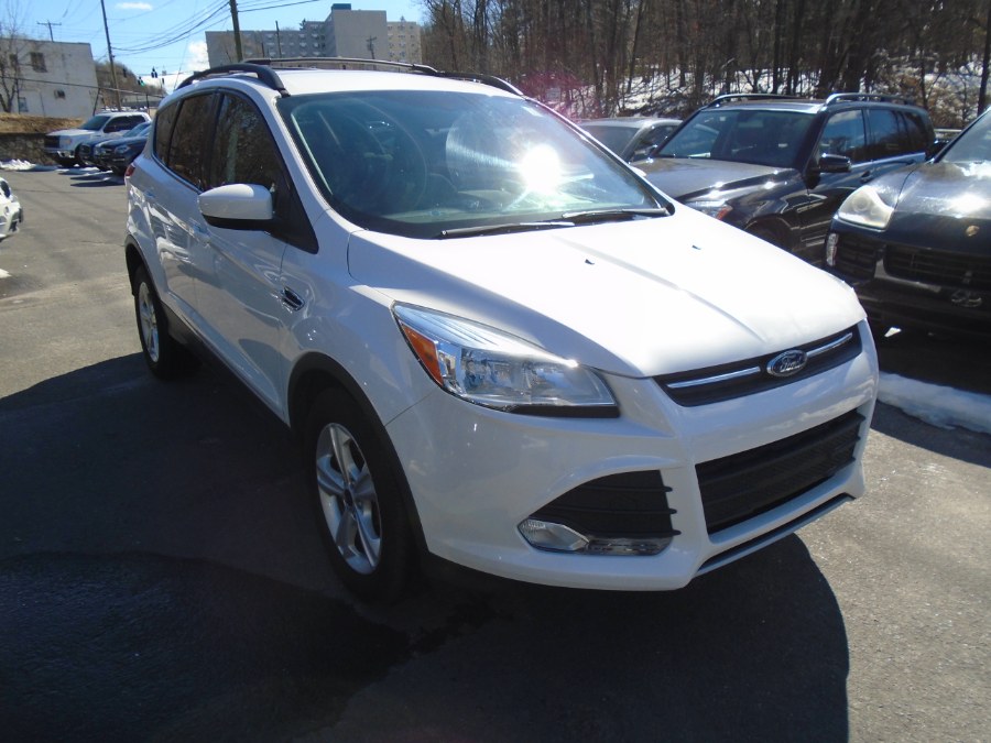 2014 Ford Escape 4WD 4dr SE, available for sale in Waterbury, Connecticut | Jim Juliani Motors. Waterbury, Connecticut