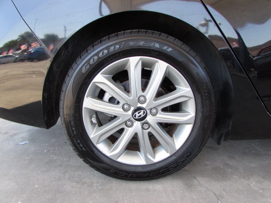 2015 Hyundai Elantra 4dr Sdn Auto SE (Ulsan Plant), available for sale in Orlando, Florida | VIP Auto Enterprise, Inc. Orlando, Florida 2015 Hyundai Elantra 4dr Sdn Auto SE (Ulsan Plant), available for sale in Orlando, Florida | VIP Auto Enterprise, Inc. Orlando, Florida