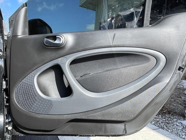 Used Smart Fortwo Electric Drive pure 2018 | Blasius of Danbury. Danbury, Connecticut Used Smart Fortwo Electric Drive pure 2018 | Blasius of Danbury. Danbury, Connecticut
