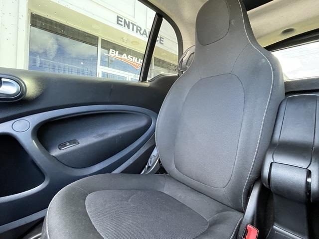 Used Smart Fortwo Electric Drive pure 2018 | Blasius of Danbury. Danbury, Connecticut Used Smart Fortwo Electric Drive pure 2018 | Blasius of Danbury. Danbury, Connecticut