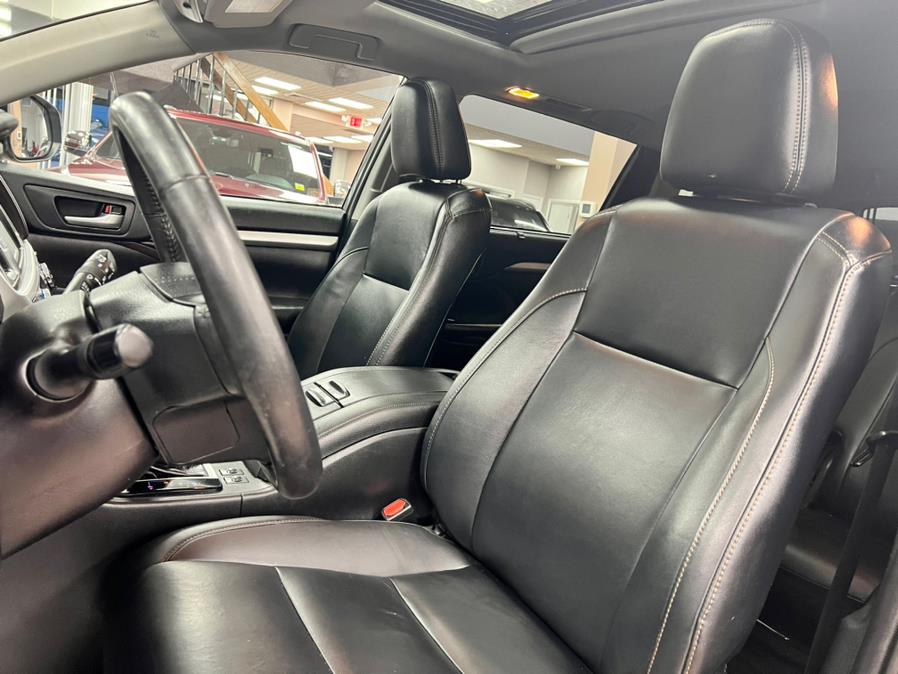 Used Toyota Highlander XLE V6 AWD (Natl) 2019 | Power Motors East. Massapequa Park, New York Used Toyota Highlander XLE V6 AWD (Natl) 2019 | Power Motors East. Massapequa Park, New York