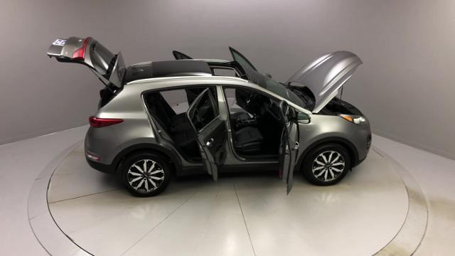 2017 Kia Sportage EX AWD, available for sale in Naugatuck, Connecticut | J&M Automotive Sls&Svc LLC. Naugatuck, Connecticut 2017 Kia Sportage EX AWD, available for sale in Naugatuck, Connecticut | J&M Automotive Sls&Svc LLC. Naugatuck, Connecticut