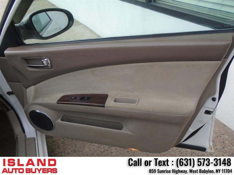 Used Nissan Altima 2.5 SL 4dr Sedan 2006 | Island Auto Buyers. West Babylon, New York Used Nissan Altima 2.5 SL 4dr Sedan 2006 | Island Auto Buyers. West Babylon, New York