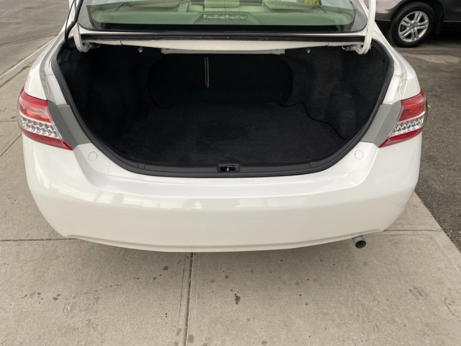 2011 Toyota Camry 4dr Sdn I4 Auto LE (Natl), available for sale in Middle Village, New York | Middle Village Motors . Middle Village, New York 2011 Toyota Camry 4dr Sdn I4 Auto LE (Natl), available for sale in Middle Village, New York | Middle Village Motors . Middle Village, New York
