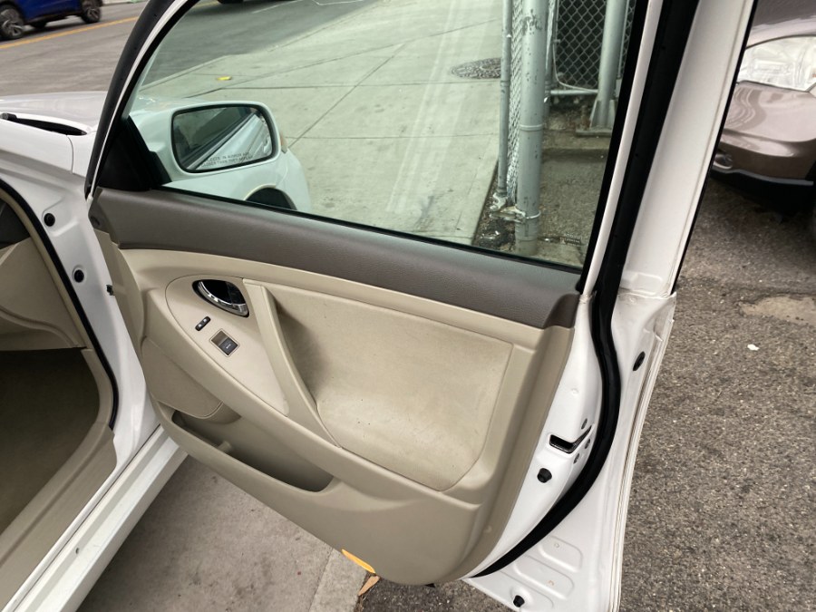 2011 Toyota Camry 4dr Sdn I4 Auto LE (Natl), available for sale in Middle Village, New York | Middle Village Motors . Middle Village, New York 2011 Toyota Camry 4dr Sdn I4 Auto LE (Natl), available for sale in Middle Village, New York | Middle Village Motors . Middle Village, New York