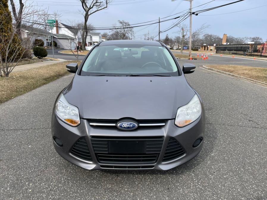 2013 Ford Focus 5dr HB SE, available for sale in Copiague, New York | Great Deal Motors. Copiague, New York