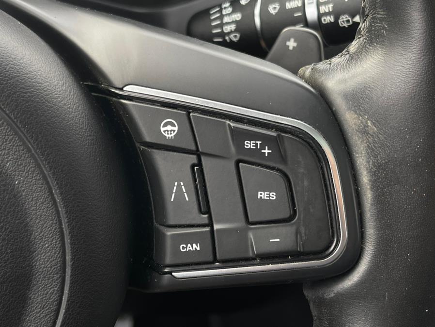 Used Jaguar F-PACE 25t Premium AWD 2019 | Champion Auto Hillside. Hillside, New Jersey