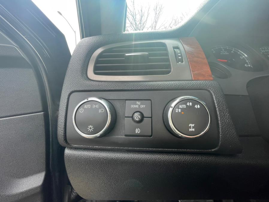 2008 GMC Yukon XL 4WD 4dr 1500 SLT w/4SB, available for sale in Elmont, New York | Sunrise of Elmont. Elmont, New York 2008 GMC Yukon XL 4WD 4dr 1500 SLT w/4SB, available for sale in Elmont, New York | Sunrise of Elmont. Elmont, New York