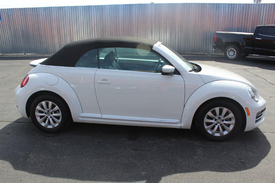 2018 Volkswagen Beetle Convertible SE Auto, available for sale in Deer Park, New York | Car Tec Enterprise Leasing & Sales LLC. Deer Park, New York 2018 Volkswagen Beetle Convertible SE Auto, available for sale in Deer Park, New York | Car Tec Enterprise Leasing & Sales LLC. Deer Park, New York