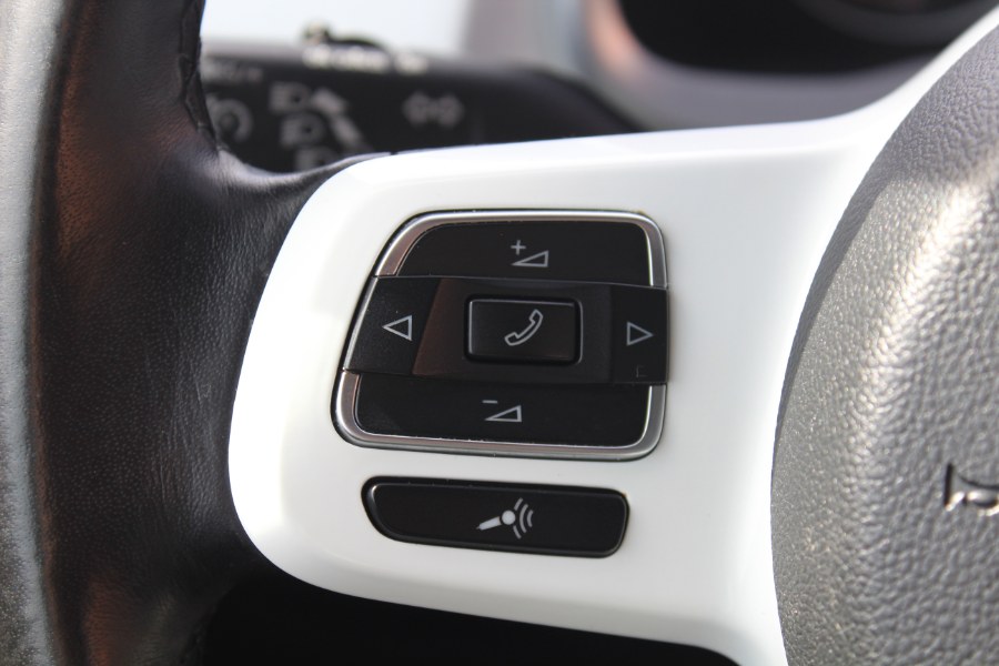 2018 Volkswagen Beetle Convertible SE Auto, available for sale in Deer Park, New York | Car Tec Enterprise Leasing & Sales LLC. Deer Park, New York 2018 Volkswagen Beetle Convertible SE Auto, available for sale in Deer Park, New York | Car Tec Enterprise Leasing & Sales LLC. Deer Park, New York