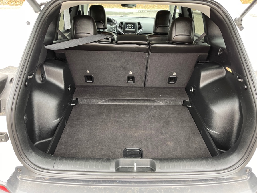 2019 Jeep Cherokee Latitude Plus 4x4, available for sale in Plainville, Connecticut | Farmington Auto Park LLC. Plainville, Connecticut 2019 Jeep Cherokee Latitude Plus 4x4, available for sale in Plainville, Connecticut | Farmington Auto Park LLC. Plainville, Connecticut