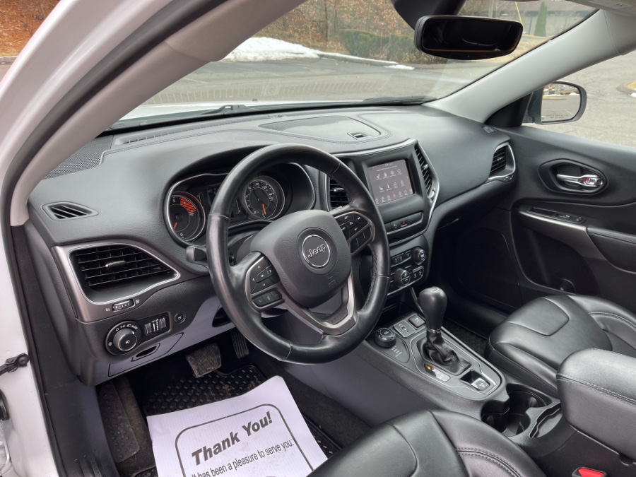 2019 Jeep Cherokee Latitude Plus 4x4, available for sale in Plainville, Connecticut | Farmington Auto Park LLC. Plainville, Connecticut 2019 Jeep Cherokee Latitude Plus 4x4, available for sale in Plainville, Connecticut | Farmington Auto Park LLC. Plainville, Connecticut