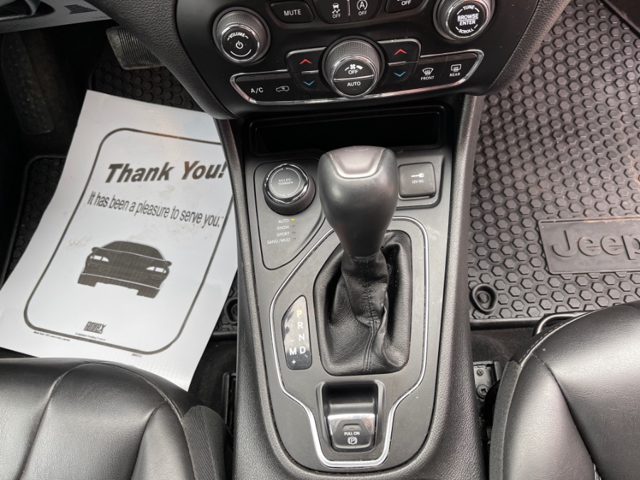 2019 Jeep Cherokee Latitude Plus 4x4, available for sale in Plainville, Connecticut | Farmington Auto Park LLC. Plainville, Connecticut 2019 Jeep Cherokee Latitude Plus 4x4, available for sale in Plainville, Connecticut | Farmington Auto Park LLC. Plainville, Connecticut