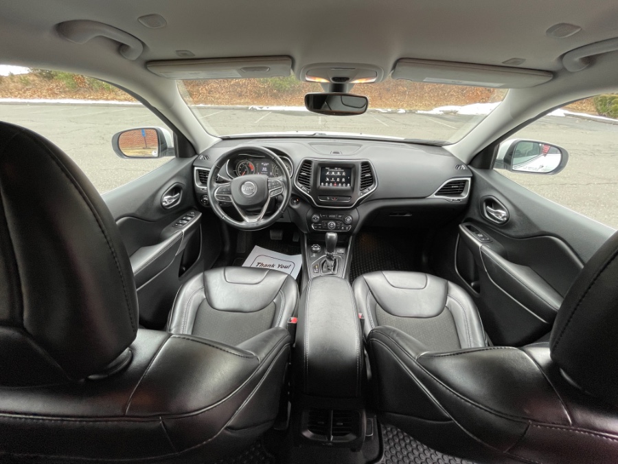 2019 Jeep Cherokee Latitude Plus 4x4, available for sale in Plainville, Connecticut | Farmington Auto Park LLC. Plainville, Connecticut 2019 Jeep Cherokee Latitude Plus 4x4, available for sale in Plainville, Connecticut | Farmington Auto Park LLC. Plainville, Connecticut