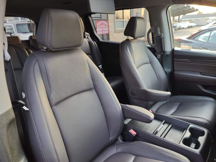 2018 Honda Odyssey EX-L w/Navi/RES Auto, available for sale in Wantagh, New York | Alpine Motors Inc. Wantagh, New York 2018 Honda Odyssey EX-L w/Navi/RES Auto, available for sale in Wantagh, New York | Alpine Motors Inc. Wantagh, New York